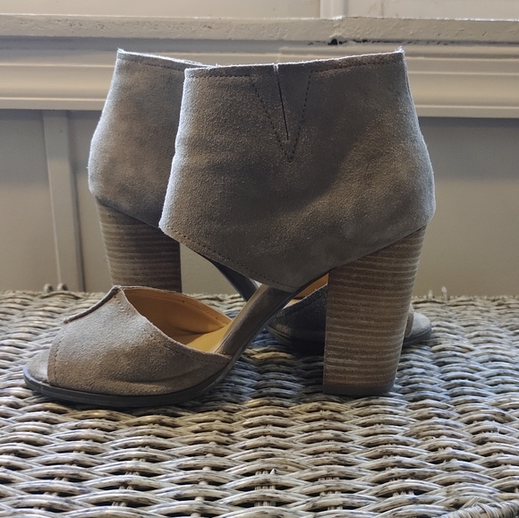 Kelsi Dagger Brooklyn Gaya Open Toe Bootie - Picture 5 of 13